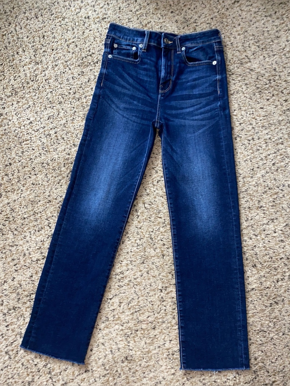 Woman’s American Eagle Slim Straight Crop Dark Wash Straight Leg Jeans, Size: 4
